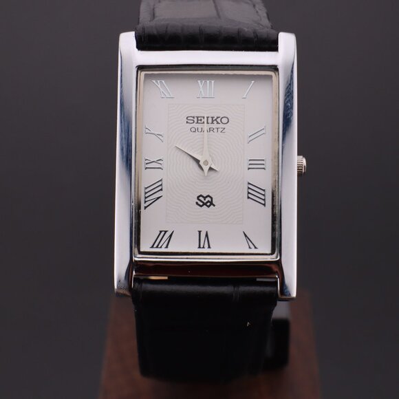 Vintage Seiko Slim Quartz Gentlemen's Wrist Watch  - FREE SHIPPING - Picture 3 of 13
